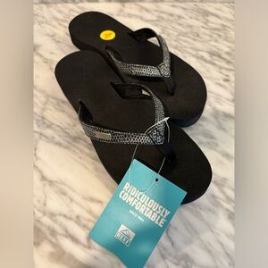 Reef cushion flip flops
